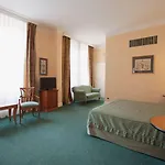 Ateneo Garden Palace Hotell 4*