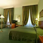 Hotell Ateneo Garden Palace 4*
