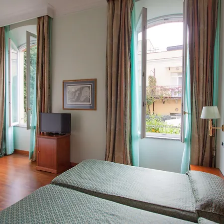 Ateneo Garden Palace Hotel 4*