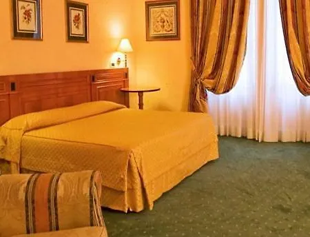 Отель Ateneo Garden Palace 4*