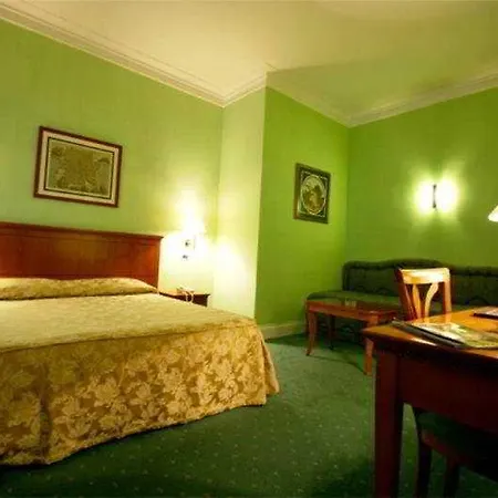 Hotel Ateneo Garden Palace 4*