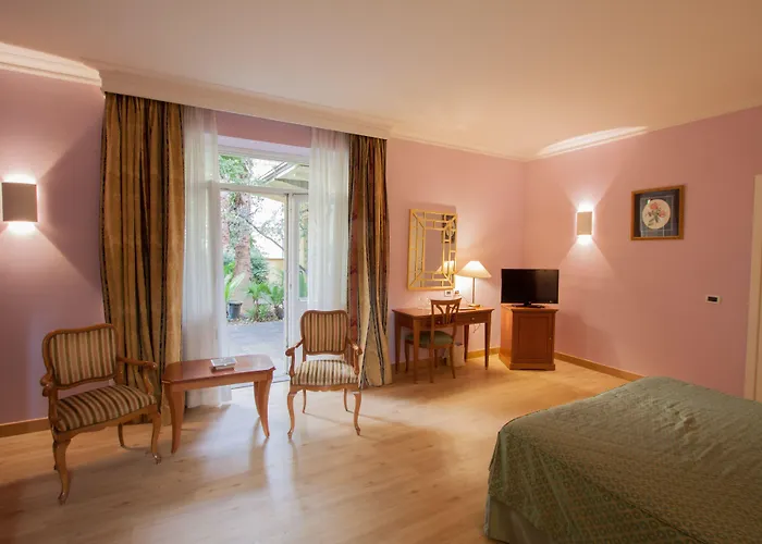 Hotel Ateneo Garden Palace 4*