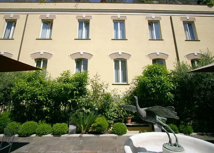 Ateneo Garden Palace Hotel 4*